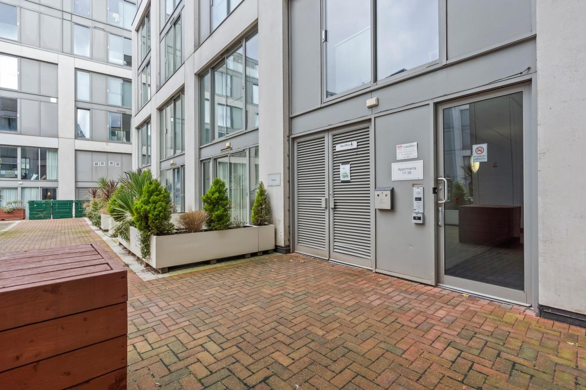 Heart Of City Centre Luxury Apartment With Secure Underground Parking Birmingham Eksteriør billede